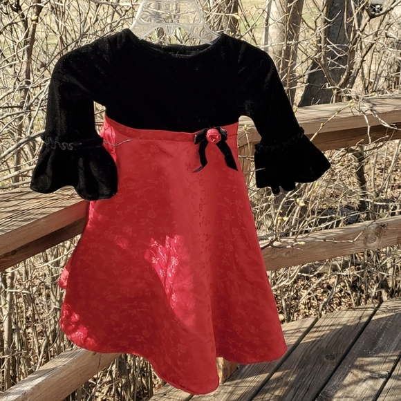 Gorgeous Girls Dress - Picture 5 of 8